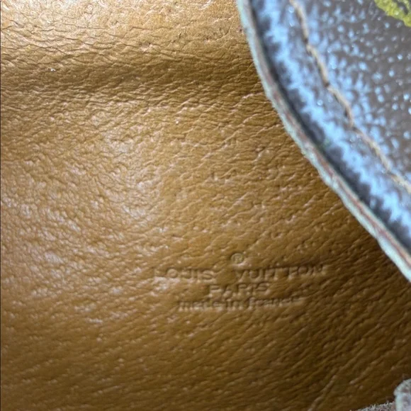 Louis Vuitton vintage Crossbody bag adjustable strap good used condition - Picture 14 of 16